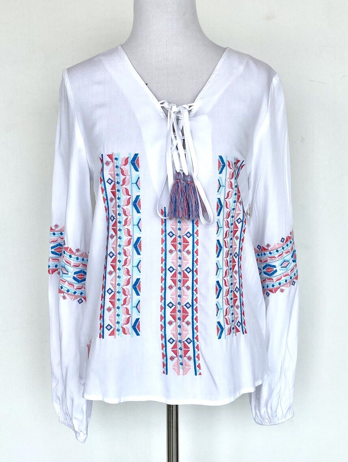 NWT J Marie embroidered Brittney Top size XS Retail $76 Price $38