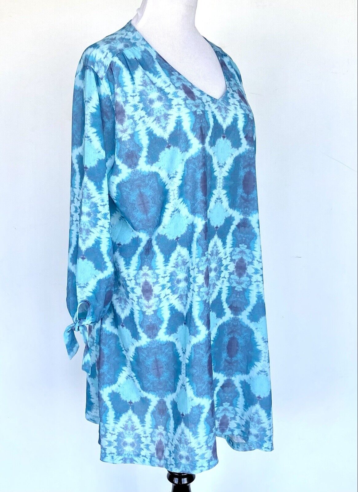 Apana swim coverup m blue sunburst Design Size M Price $38 NWT