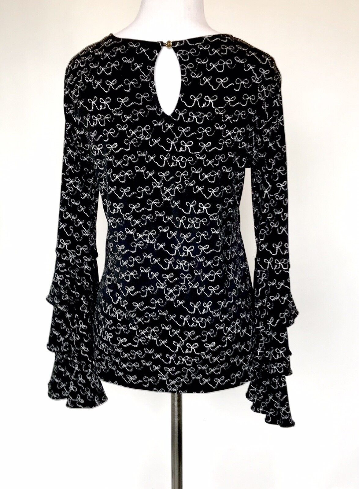 CeCe Tiered Ruffle Bell Sleeve Stretch Top Black & White Top XS Price $25 NWT