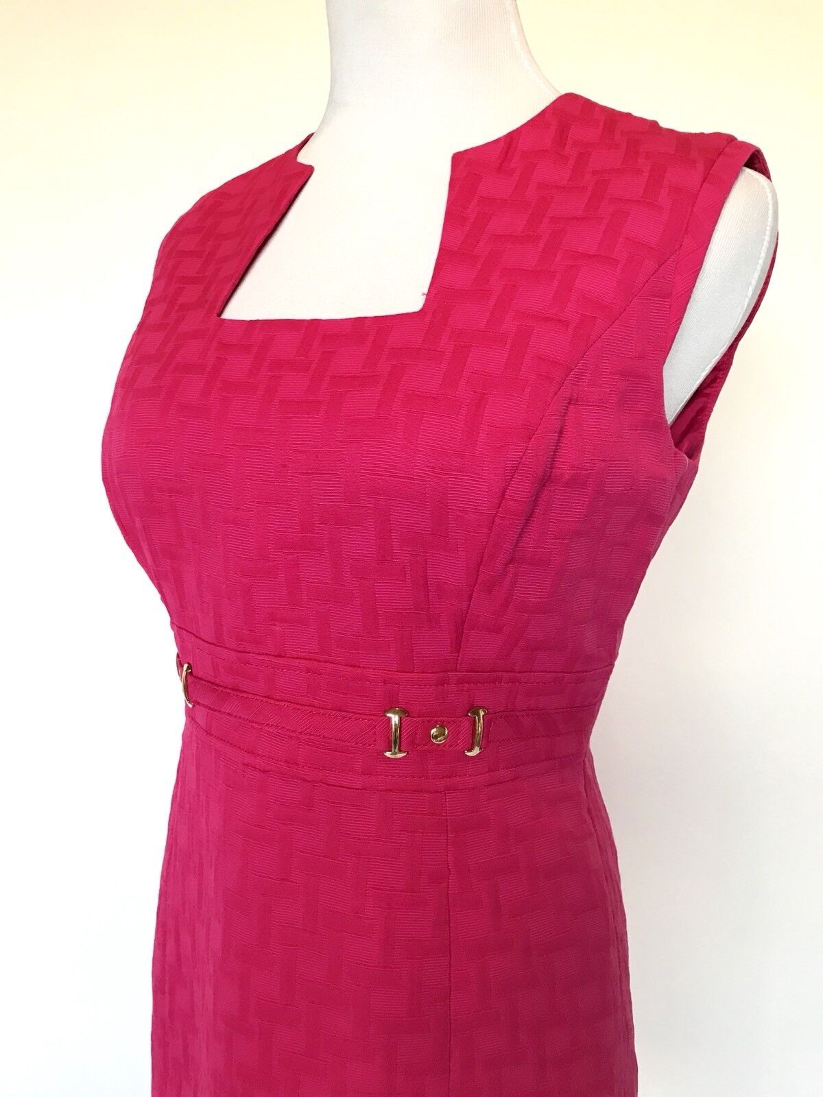 Tahari Arthur S. Levine Black Hot Pink Buckle Dress 6P NWT Retail $129 Price $67