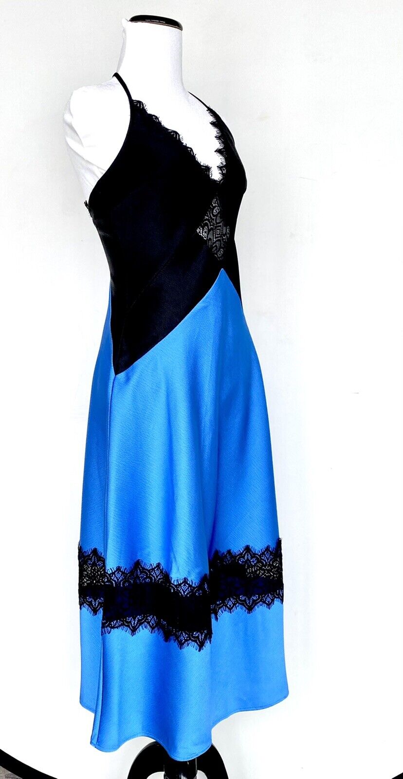 Karen Millen Hammered Satin & Lace cocktail dress US 2 Retail $248 Price $169