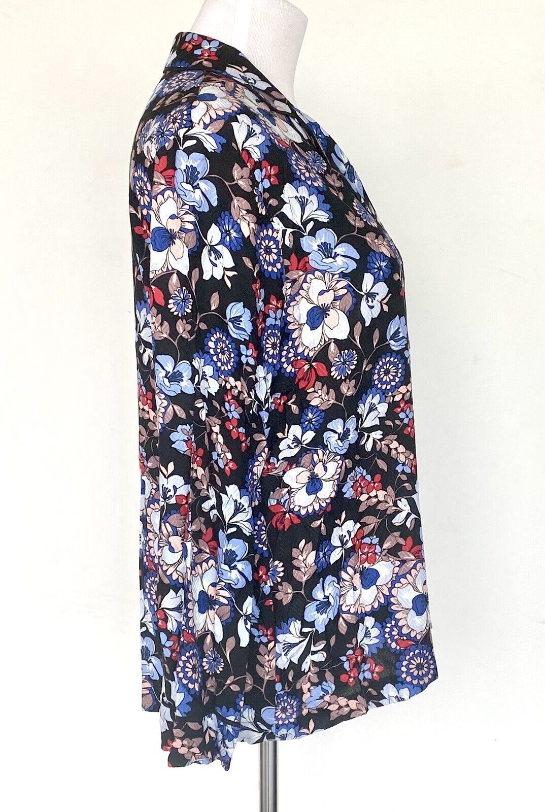 Beltaine Floral Black Piped Edge Blouse Retail $148 Price $38 S NWT