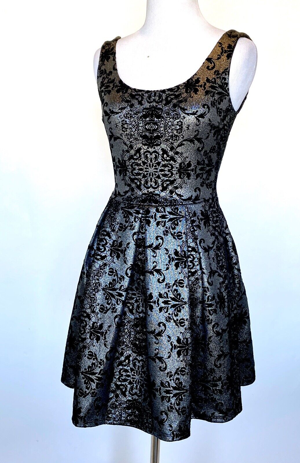Aqua Black & Silver Velvet Floral Stretch Skater Dress XS Retail $88 Price $33