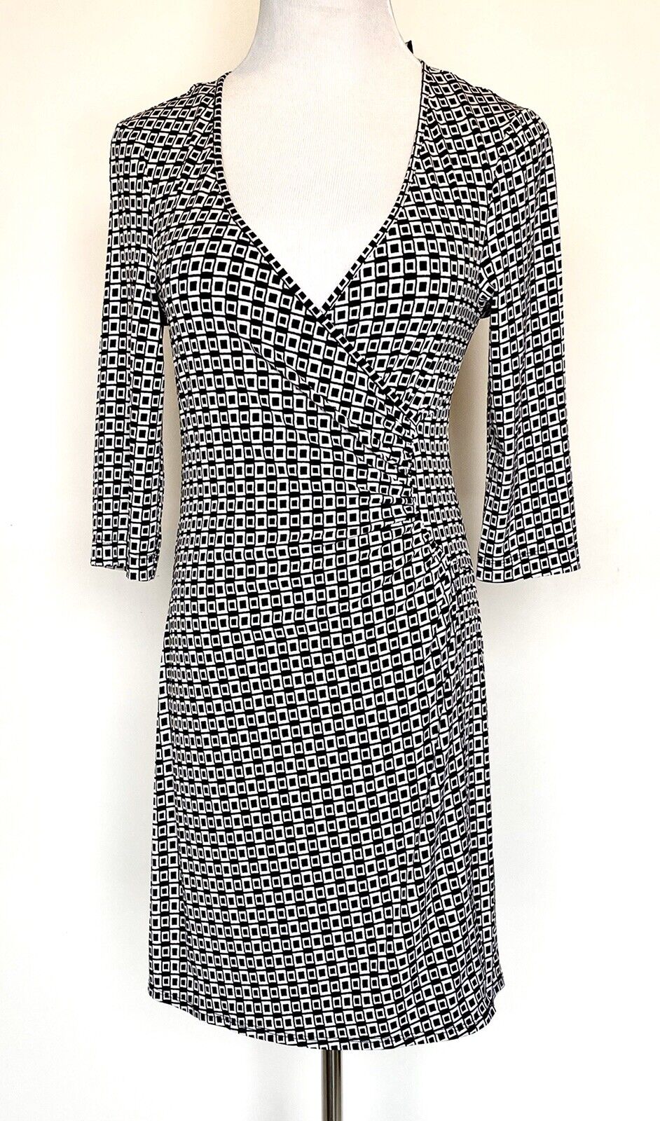 Laundry Black & White Diamond Stretch Wrap Dress NWT Retail $138 Price $48  M