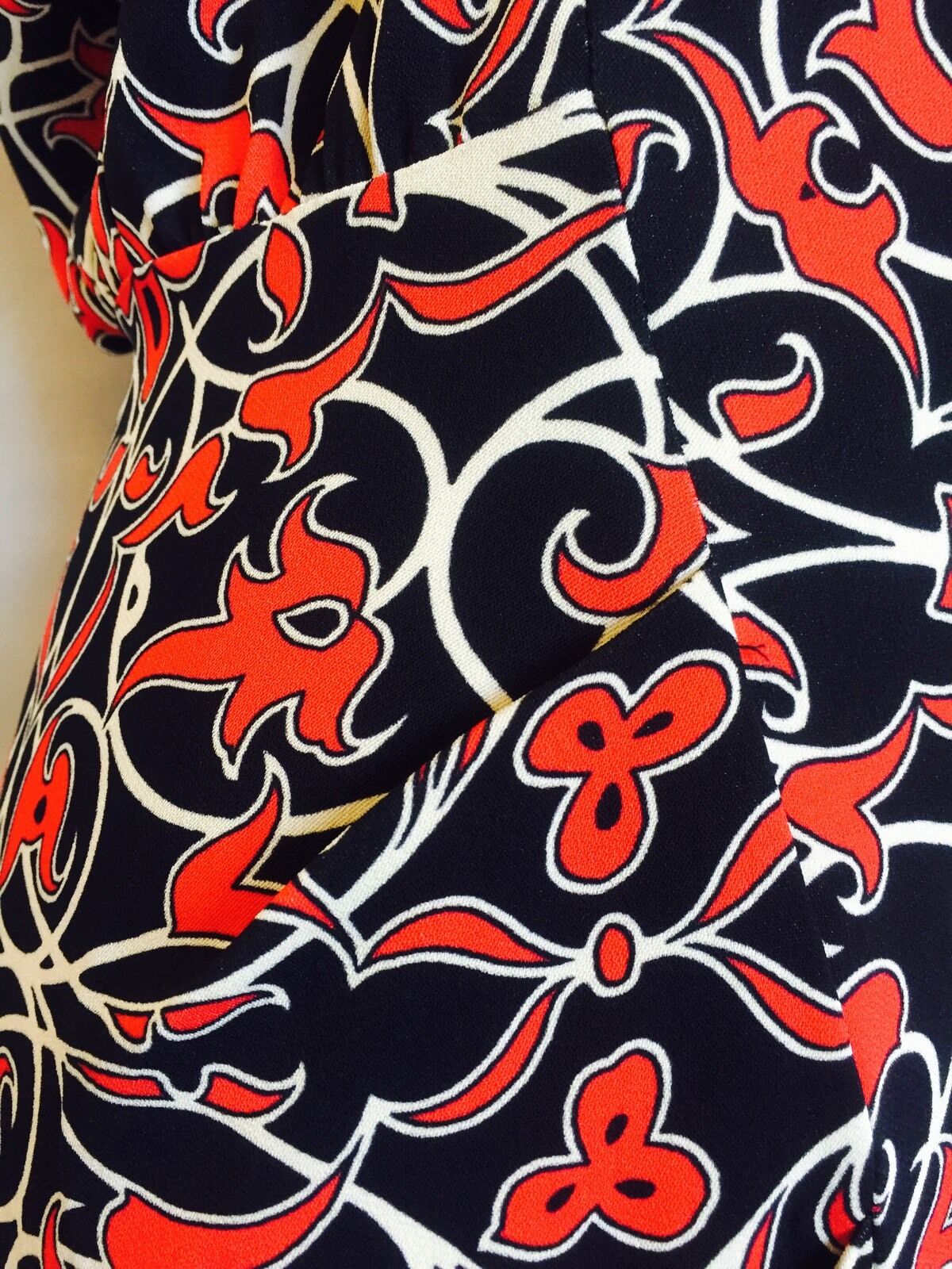 Nicole Miller Artelier  Black And Red Dress. NWT Retails $355 Price $130 Size 2