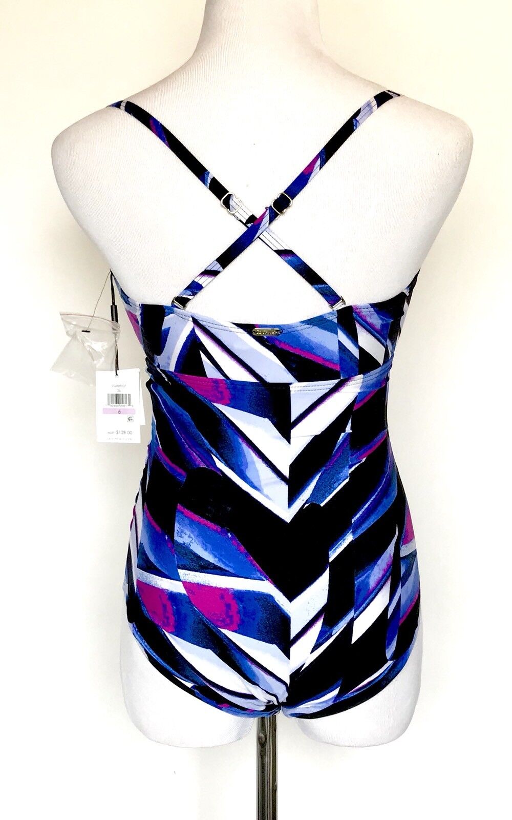 Calvin Klein Keyhole Shirred One Piece Swimsuit Size 6 NWT Retail $128 Price $58