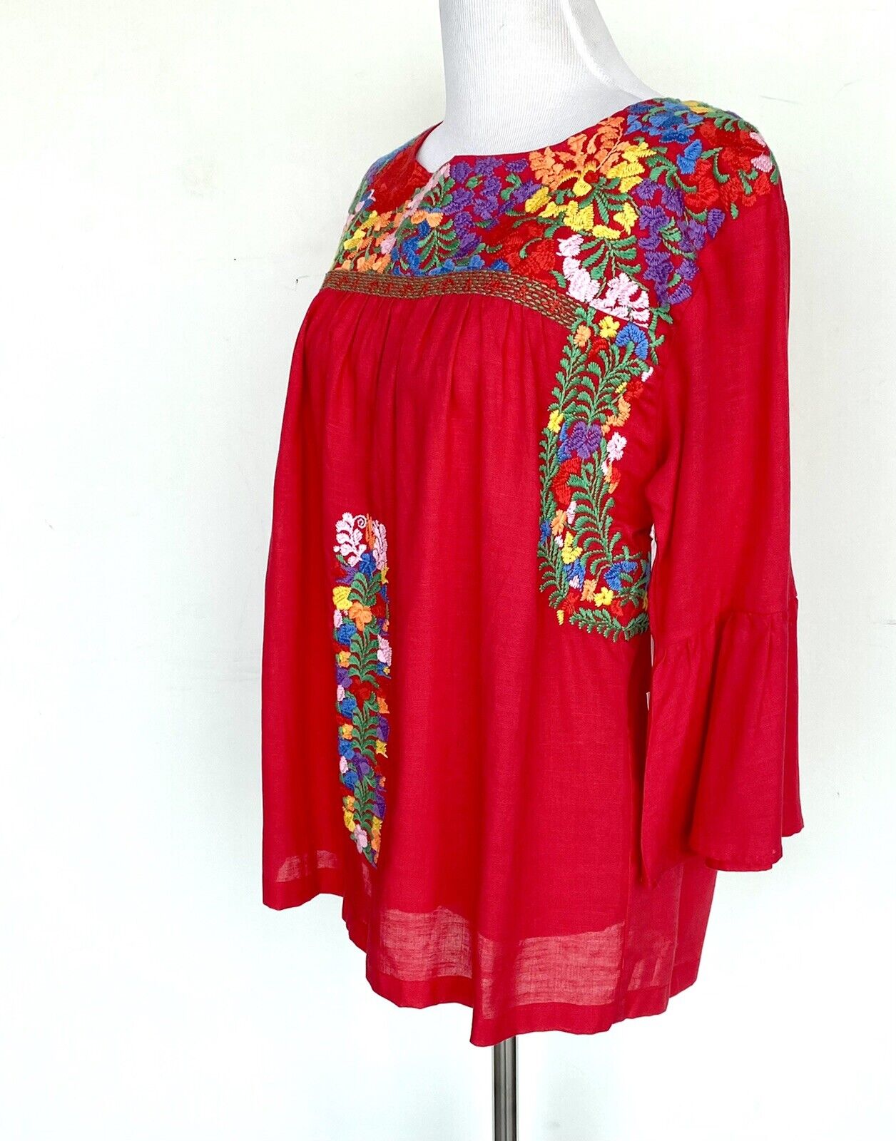 J Marie embroidered Catherine Top bell sleeve XSmall Retail $92 Price $46 NWT
