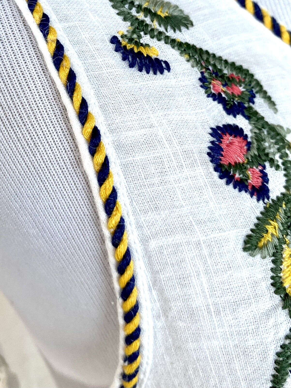 Max Studio Embroidered Muslin Cotton Tunic Size XS Retails $98 Price $38 NWT