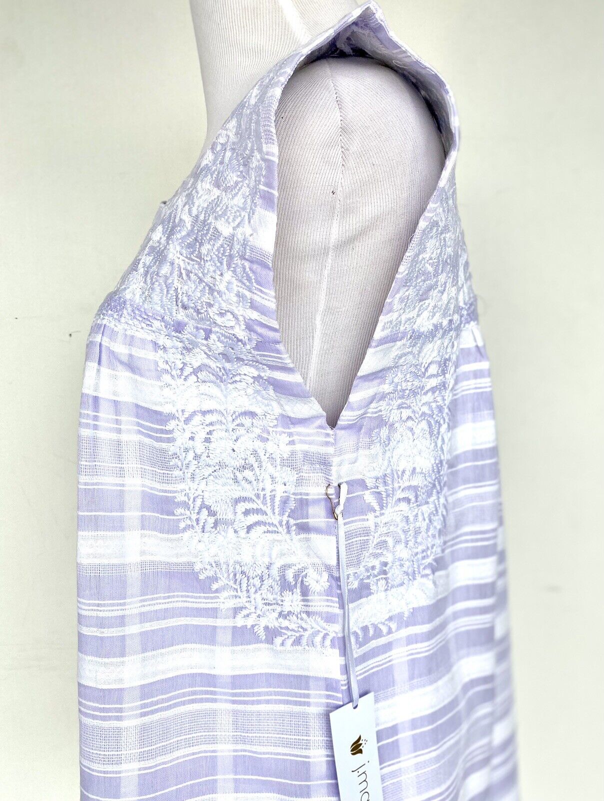 NWT J Marie embroidered Sydney Top size XS Retail $106 Price $58 Stripe