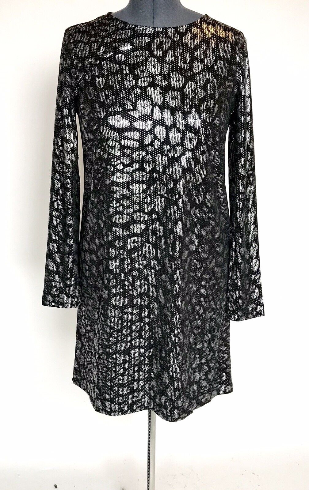 Carmen Marc Valvo Silver & Black Stretch Dress.Retail $88  Price $44 Size L NWT