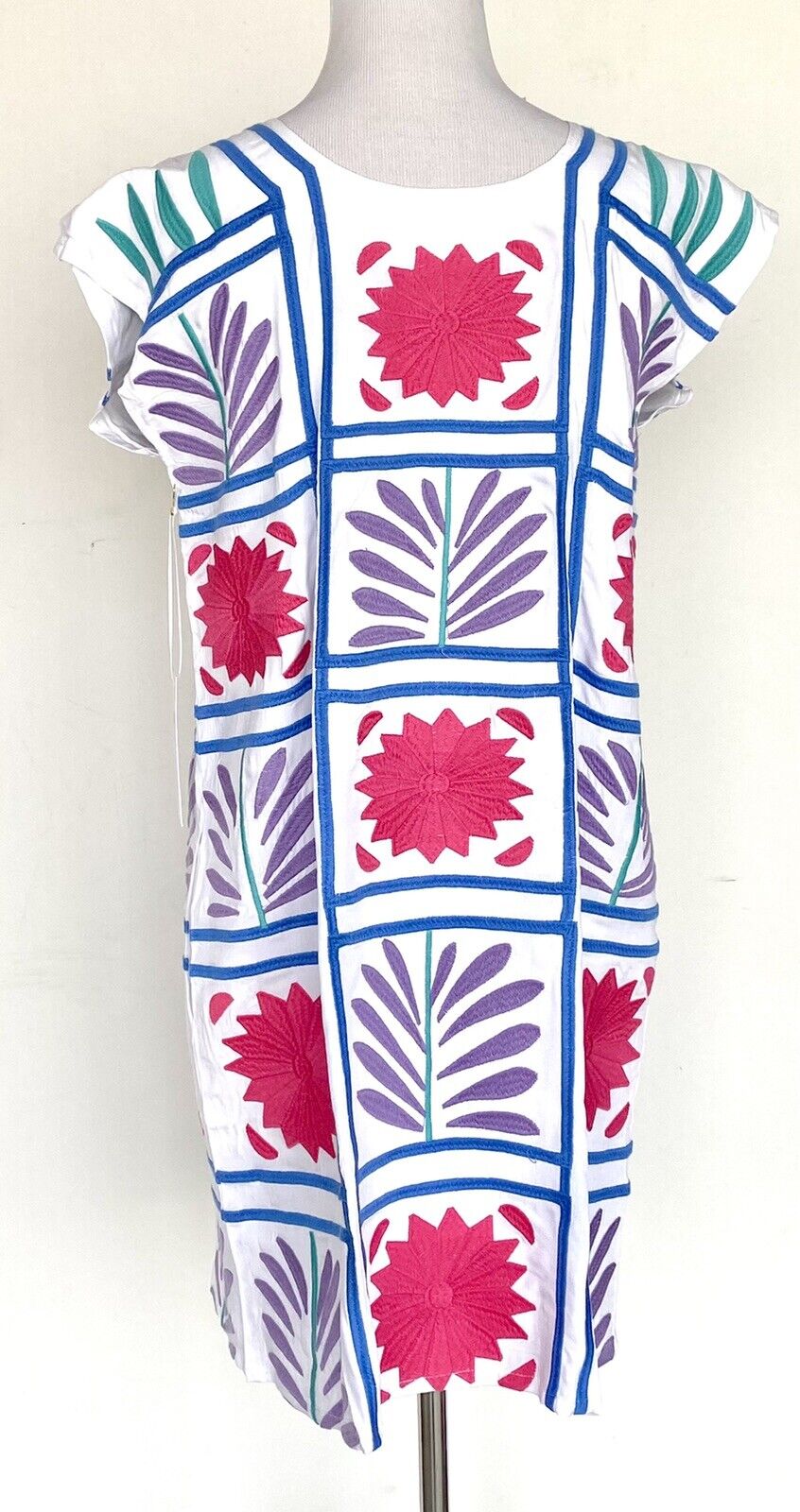 NWT J Marie embroidered Gabriella Dress size Small Retail $128 Price $59