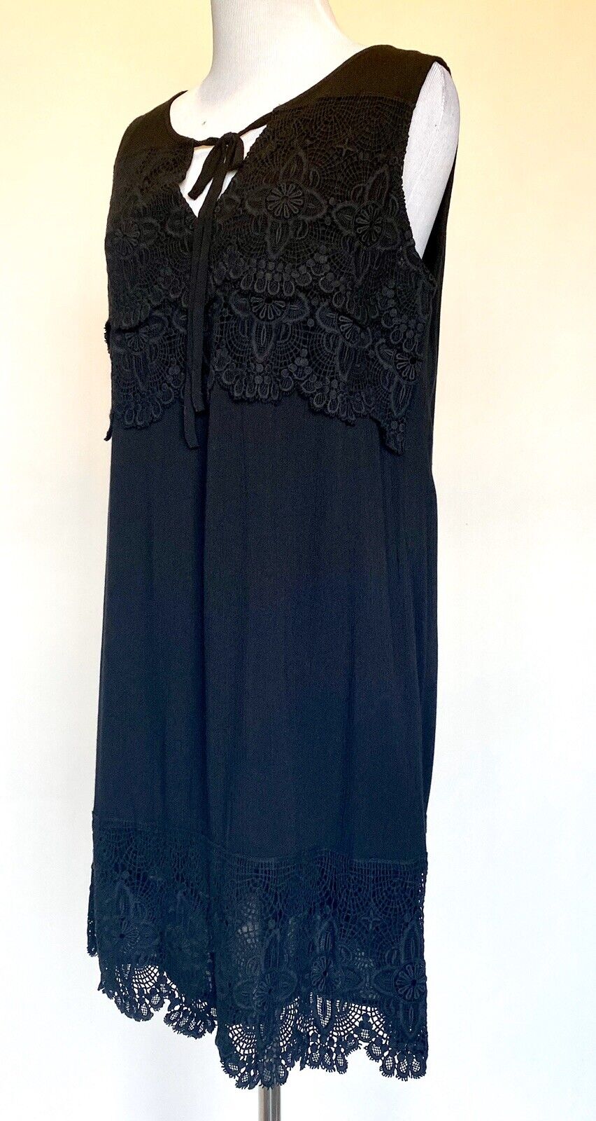 Sanctuary Black Crochet Lace Dress NWT Retail $139 Price $34 XS Anthropologie