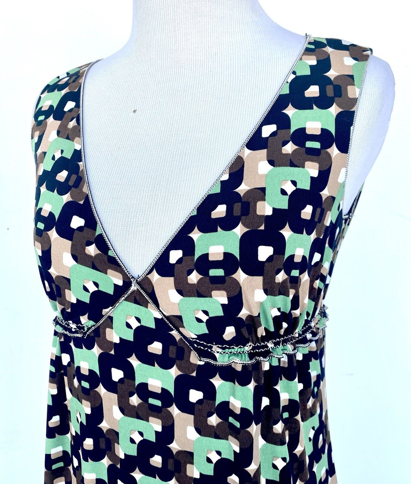 Max Studio Ruffle stretch Dress Size XS Retails $118 Price $55 NWT