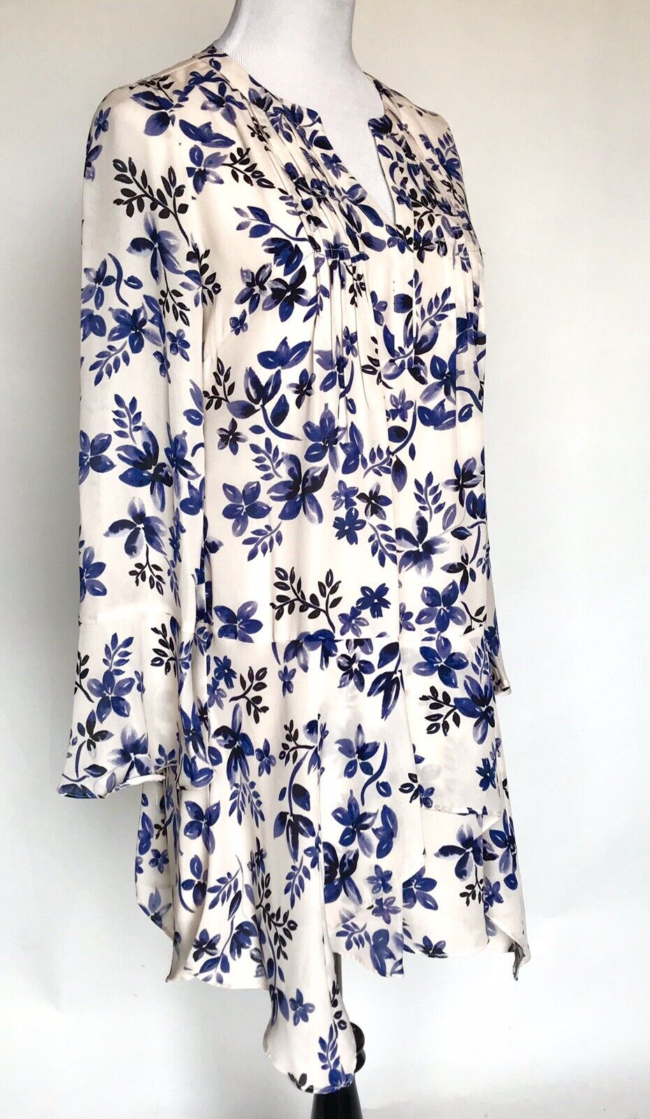 Parker Floral Flare Bell Sleeve Dress. NWT Size S. Retails $398 Price $139