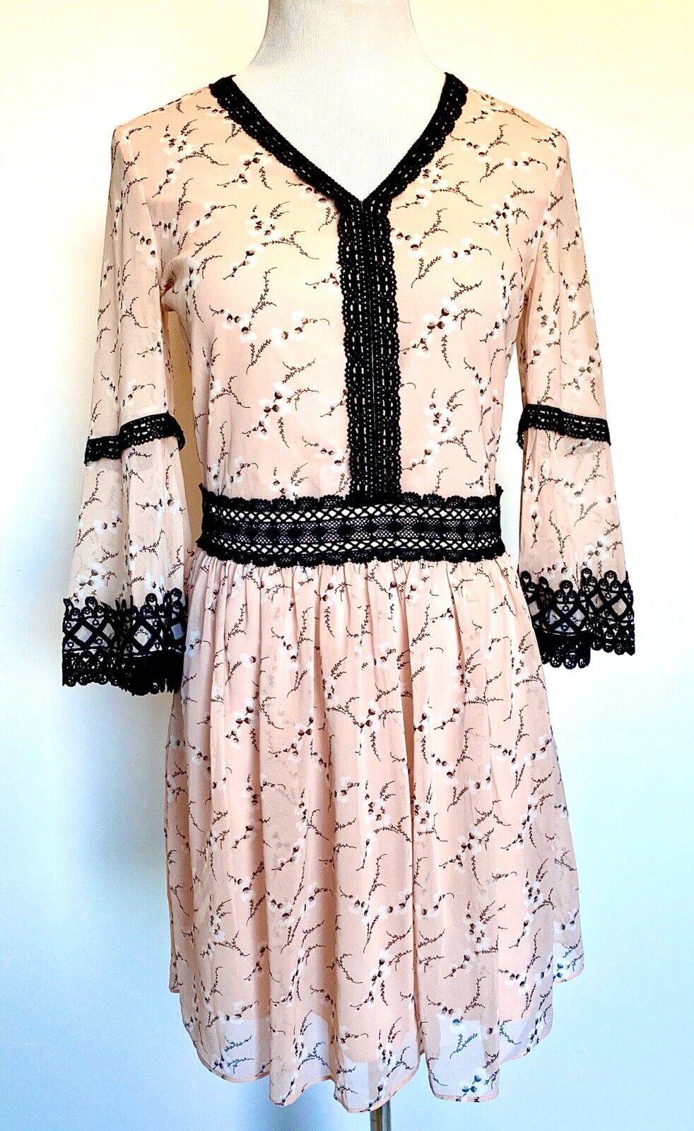 Le Gali Pink & Black Crochet Edge Cocktail Dress XS Retail $179 Price $54 NWT