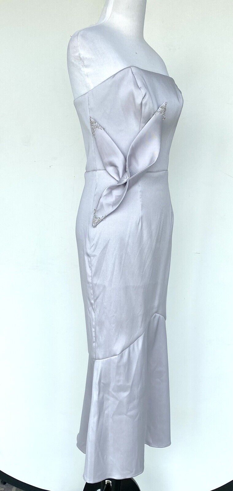 Kay Unger Bead Flower Grey Cocktail Dress Size 2 Retail $268 Price $78 NWT