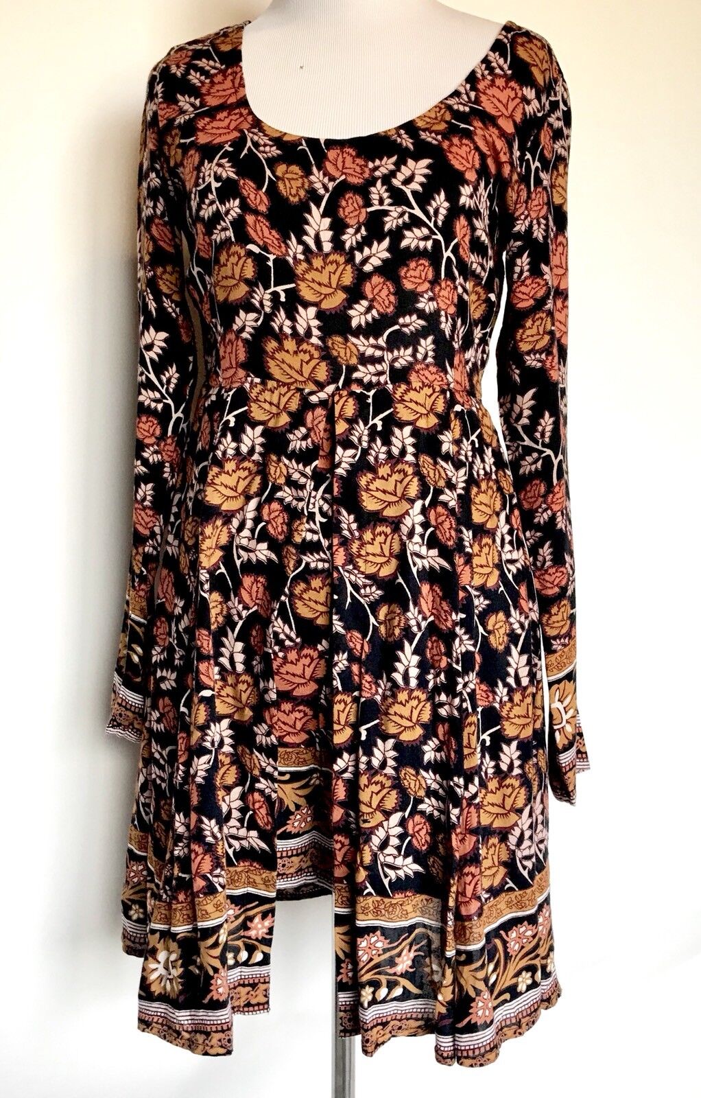 Raga NEW Boho Floral Romper Dress. Retails $106 Price $58. Size S