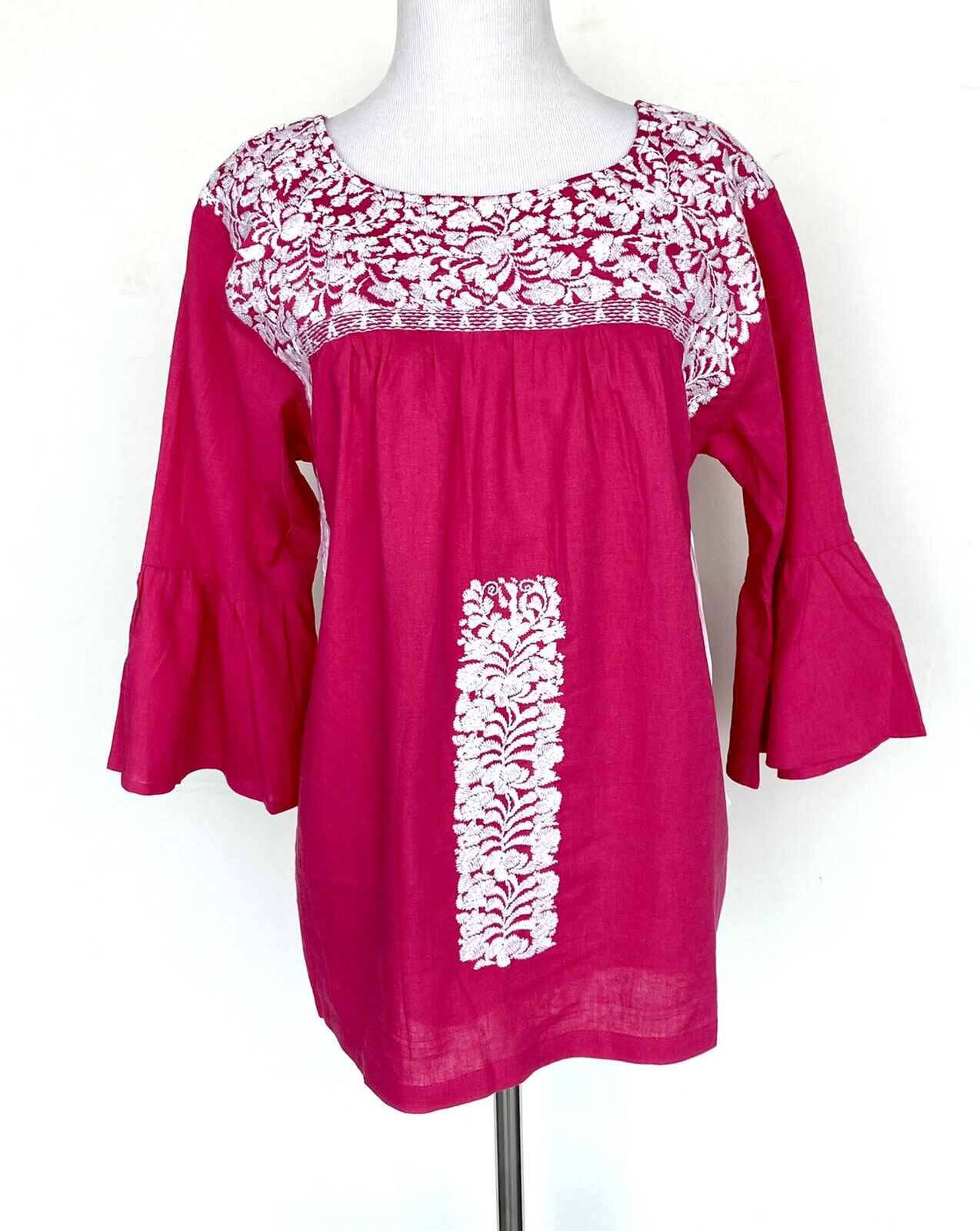 J Marie embroidered Margo Top bell sleeve XSmall Retail $92 Price $49 NWT