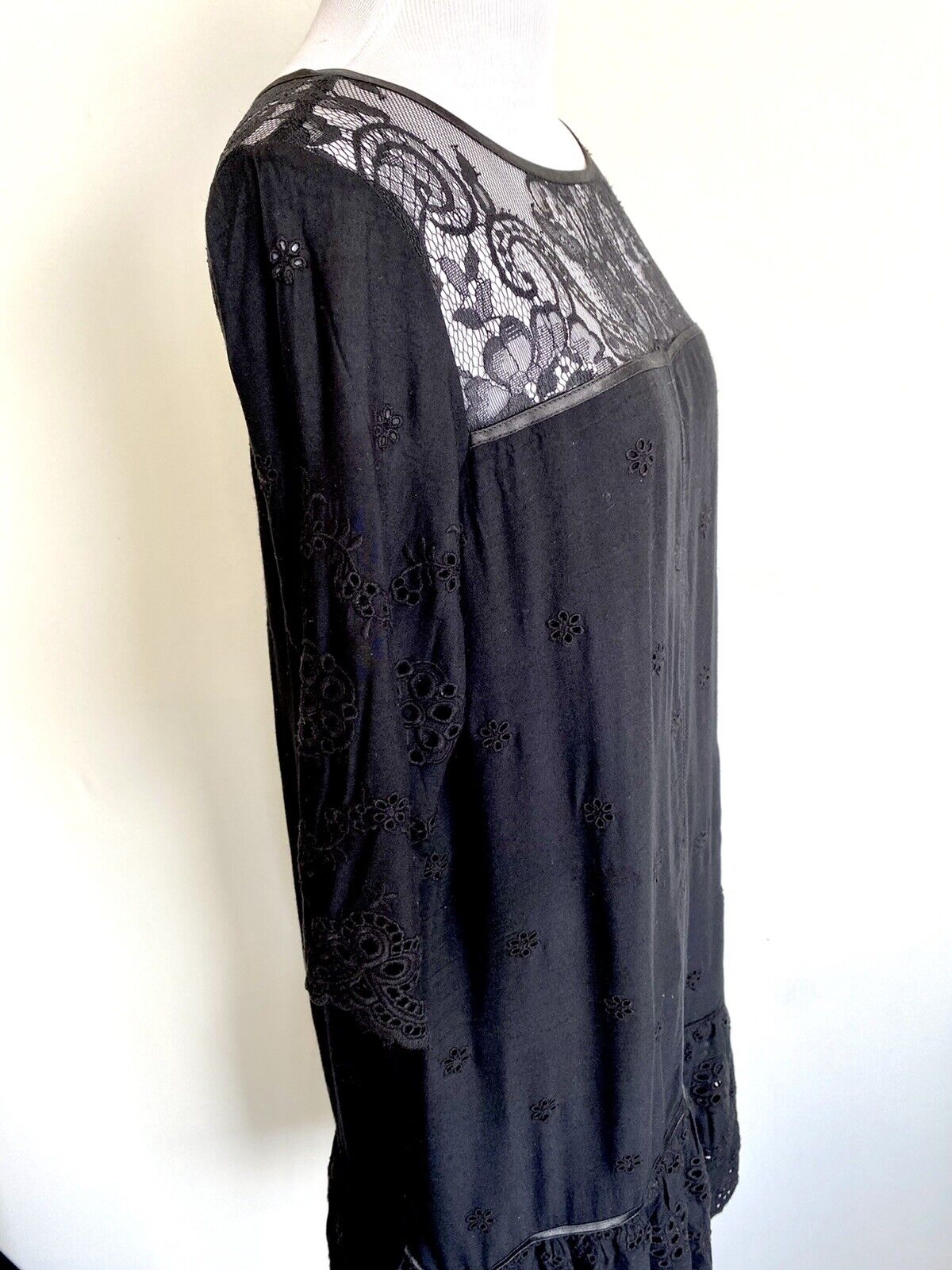 Sundance Nadine Crochet Embroider Eyelet Dress Retails $138 Price $59 XS