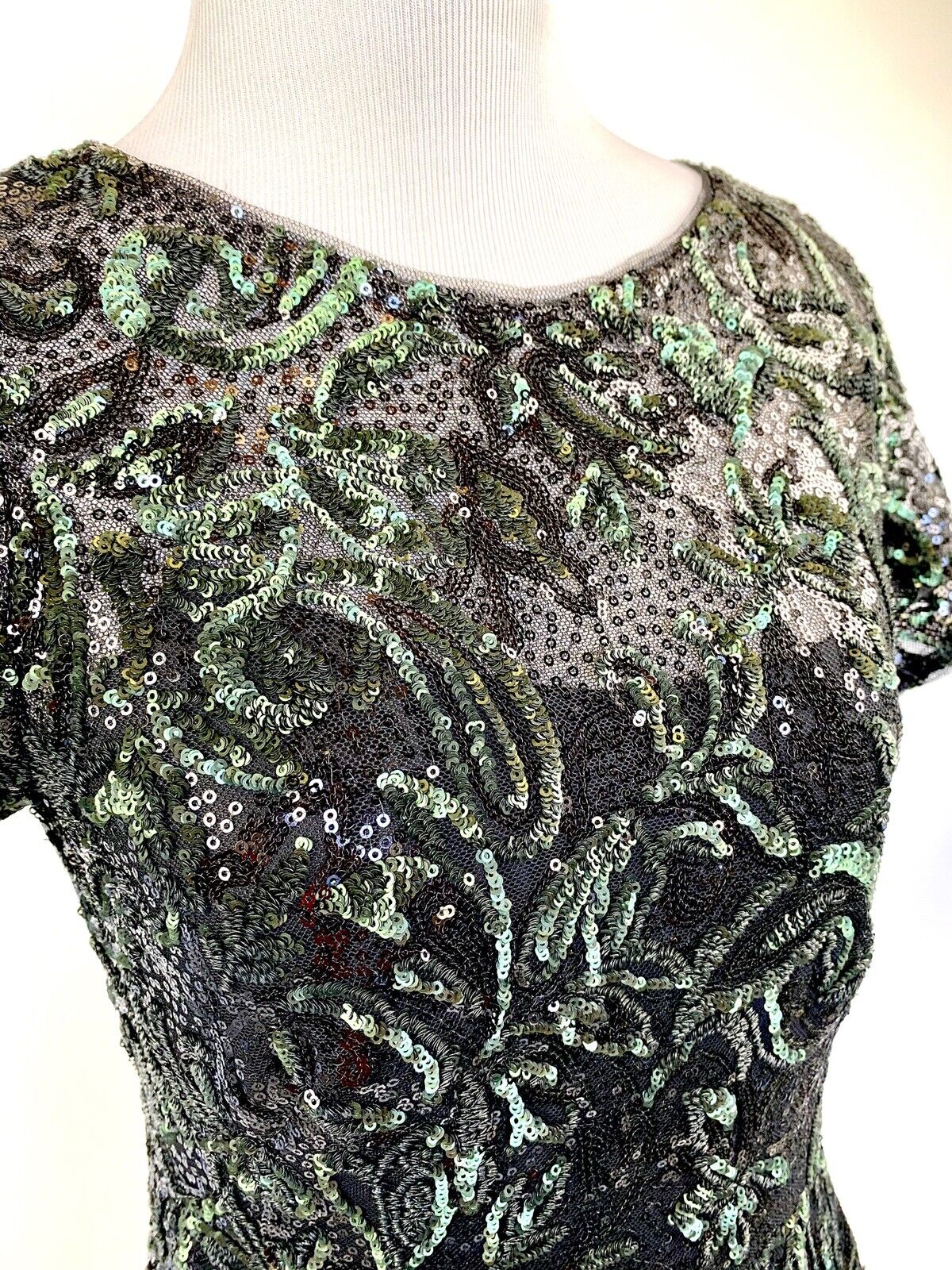 Aidan mattox Jaquard Green Black Bead Cocktail Dress Sz 2 Retail $295 Price $$98