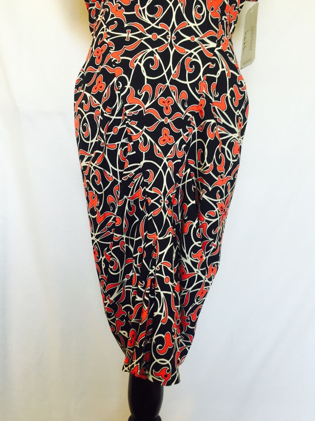 Nicole Miller Artelier  Black And Red Dress. NWT Retails $355 Price $130 Size 2