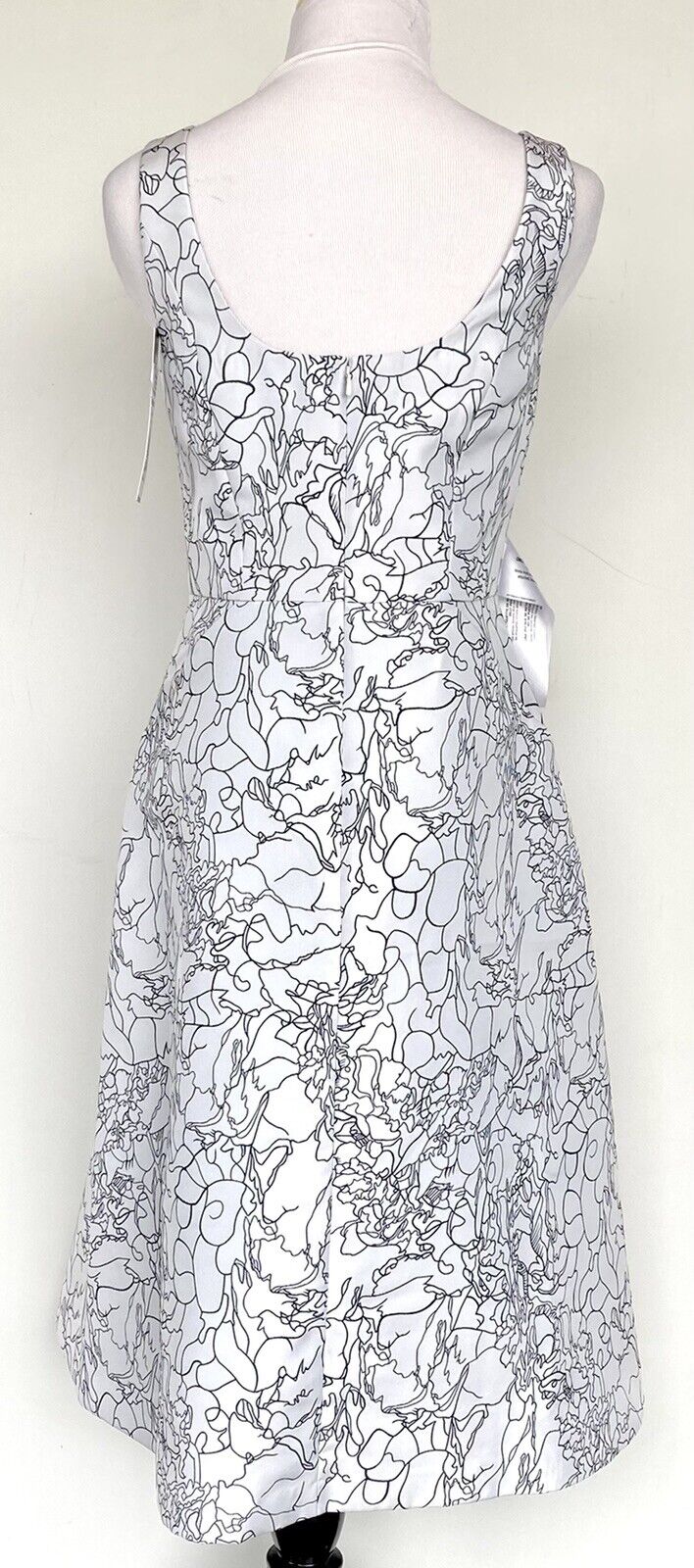 Kay Unger Sketch Outline Cocktail Dress Size 6 Retail $248 Price $99.97 Ivory