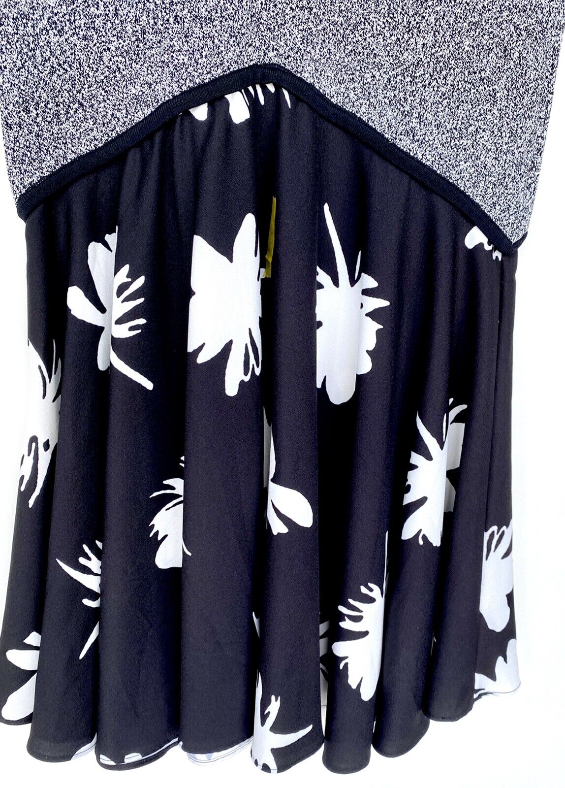 Prabal Gurang Dress Size XS Stretch Bodycon Floral Skirt. NWOT Price $59