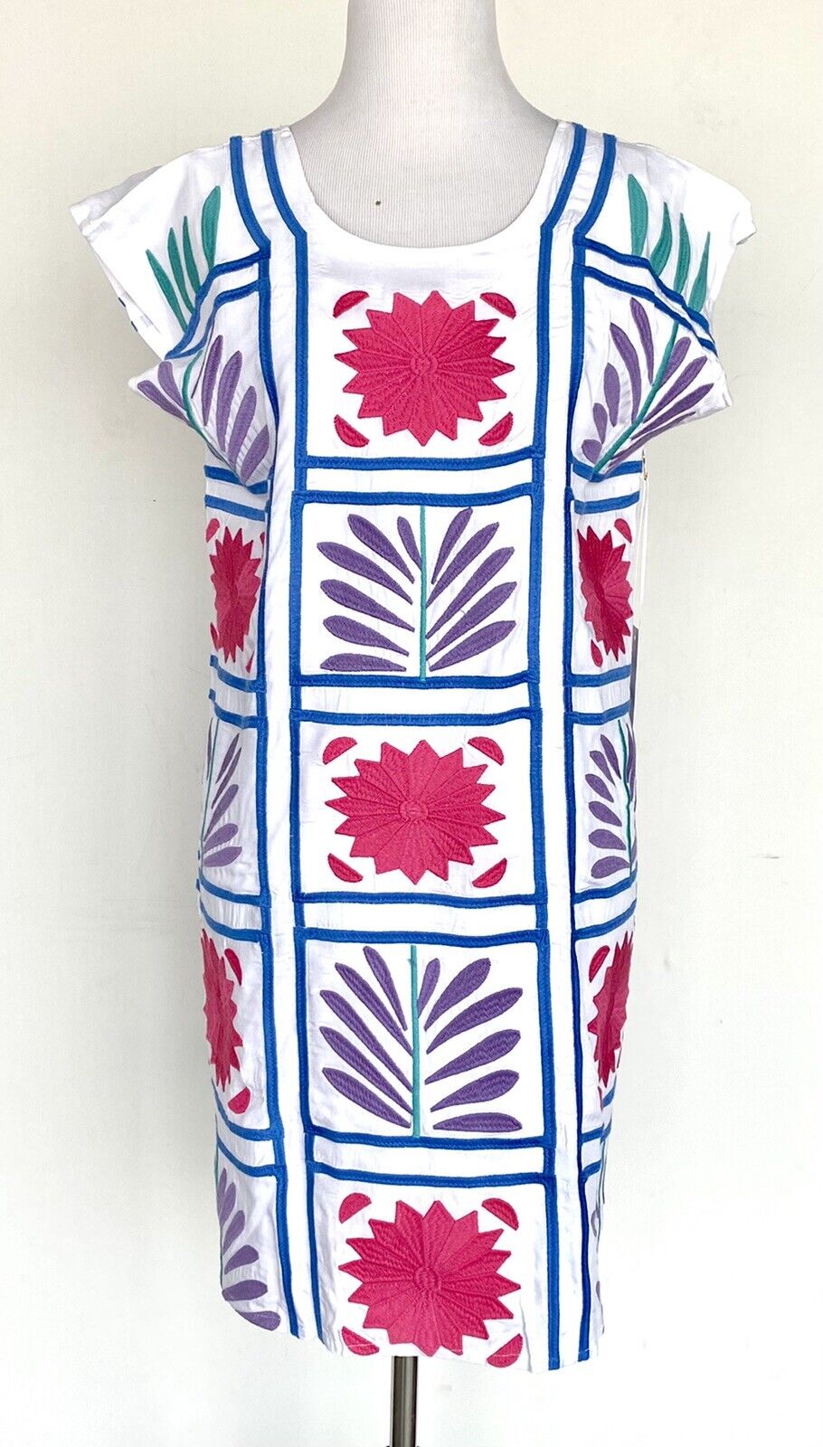 NWT J Marie embroidered Gabriella Dress size Small Retail $128 Price $59