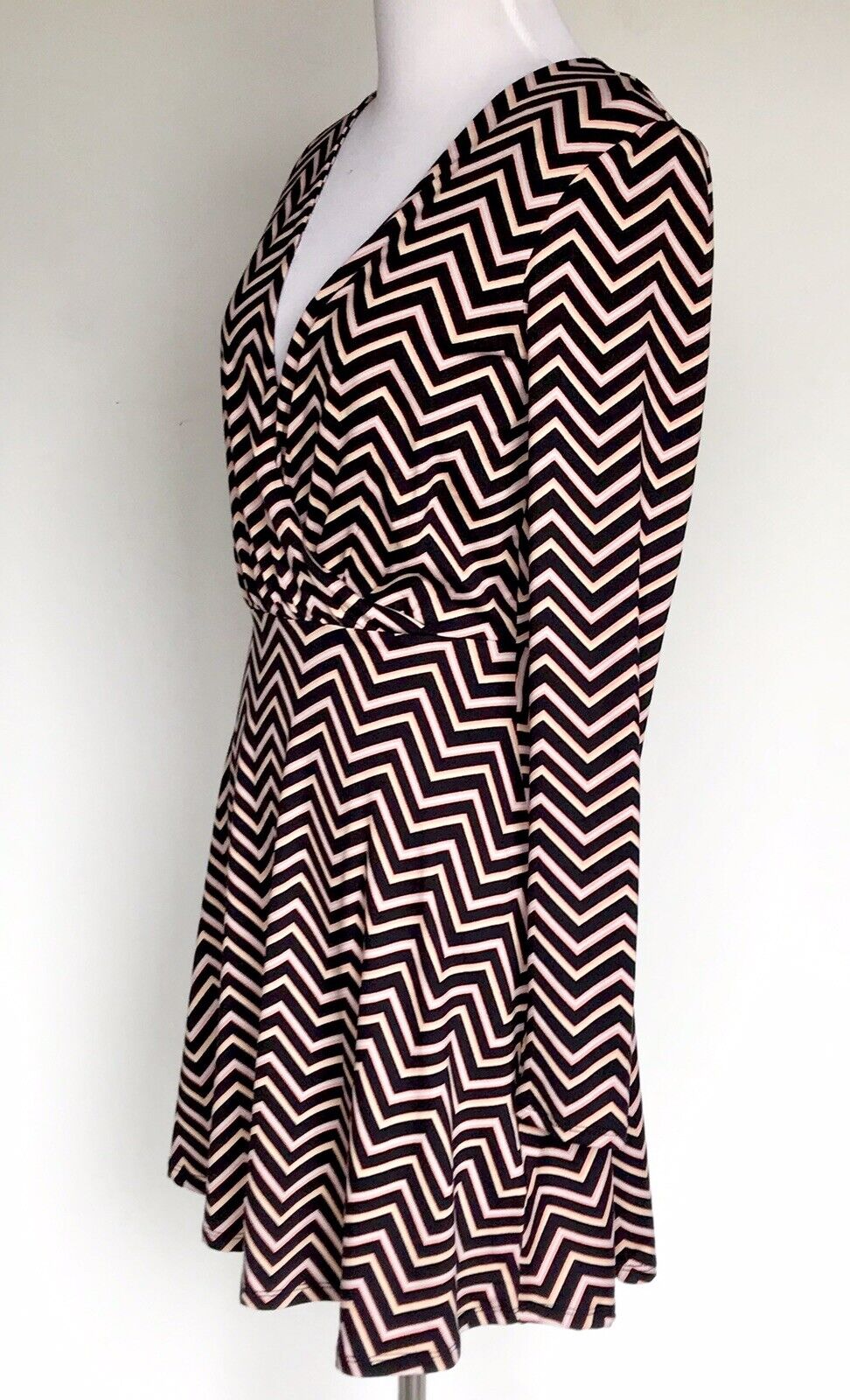 Love Fire Stretchy Chevron Stripe Long Sleeve Dress Size S NWT $32