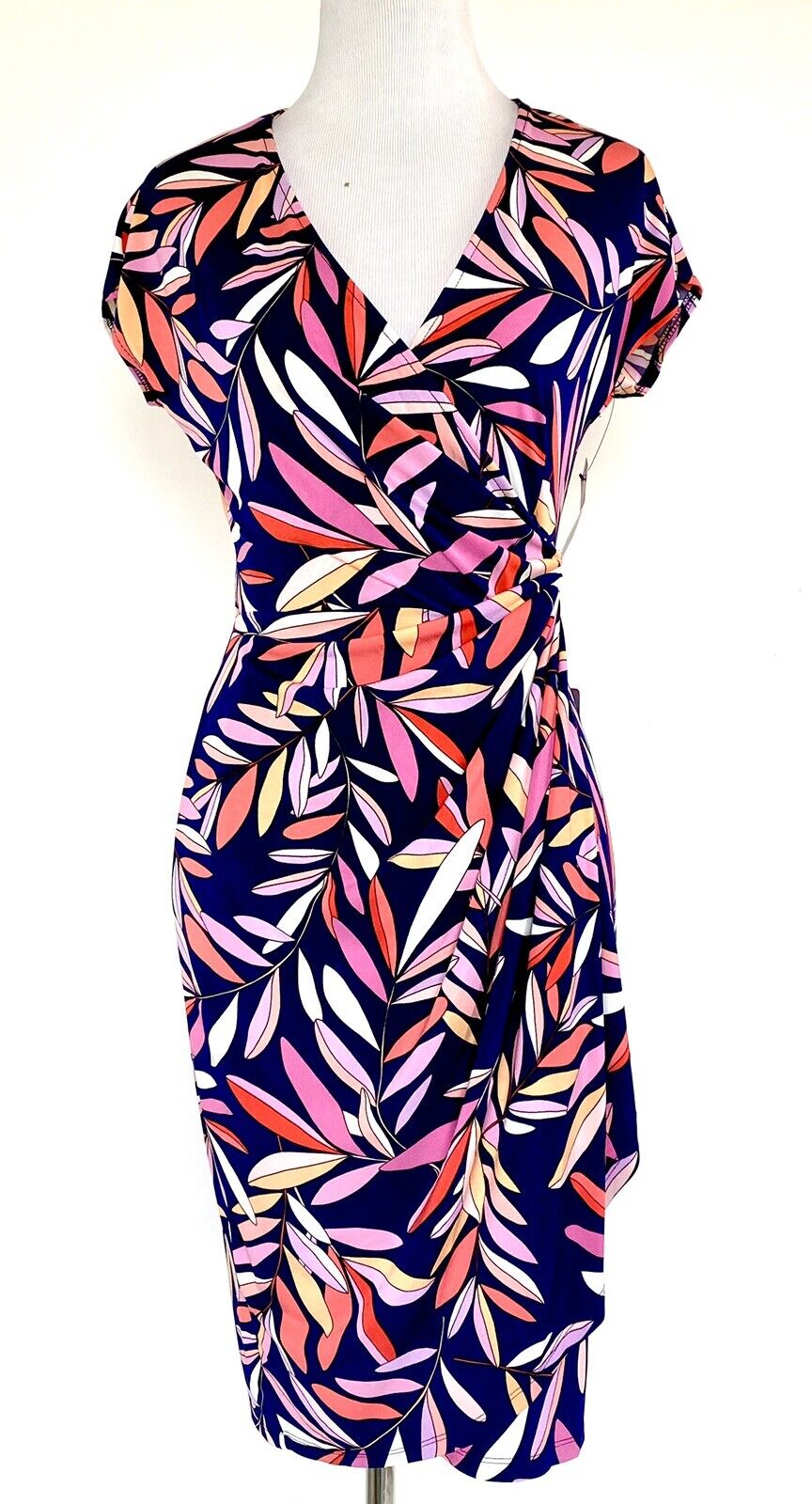 Maggy London Wrap Stretch Leaf  Dress NWT Retail $118 Price $54 Size 2