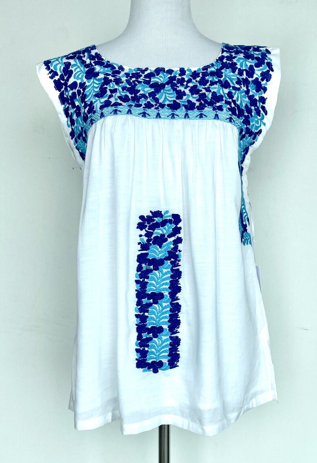 NWT J Marie embroidered Bryn Top size XS Retail $102 Price $54 Linen Tencel Mix