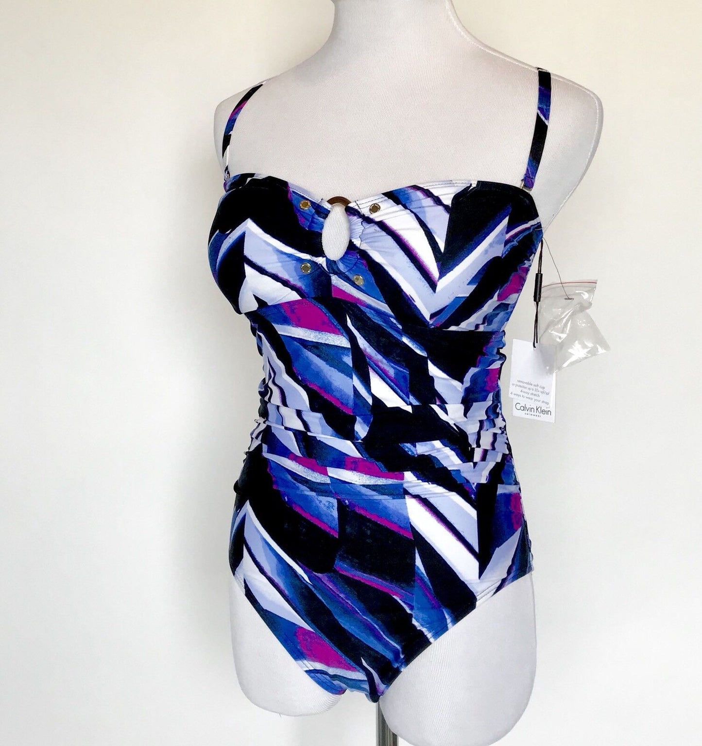 Calvin Klein Keyhole Shirred One Piece Swimsuit Size 6 NWT Retail $128 Price $58