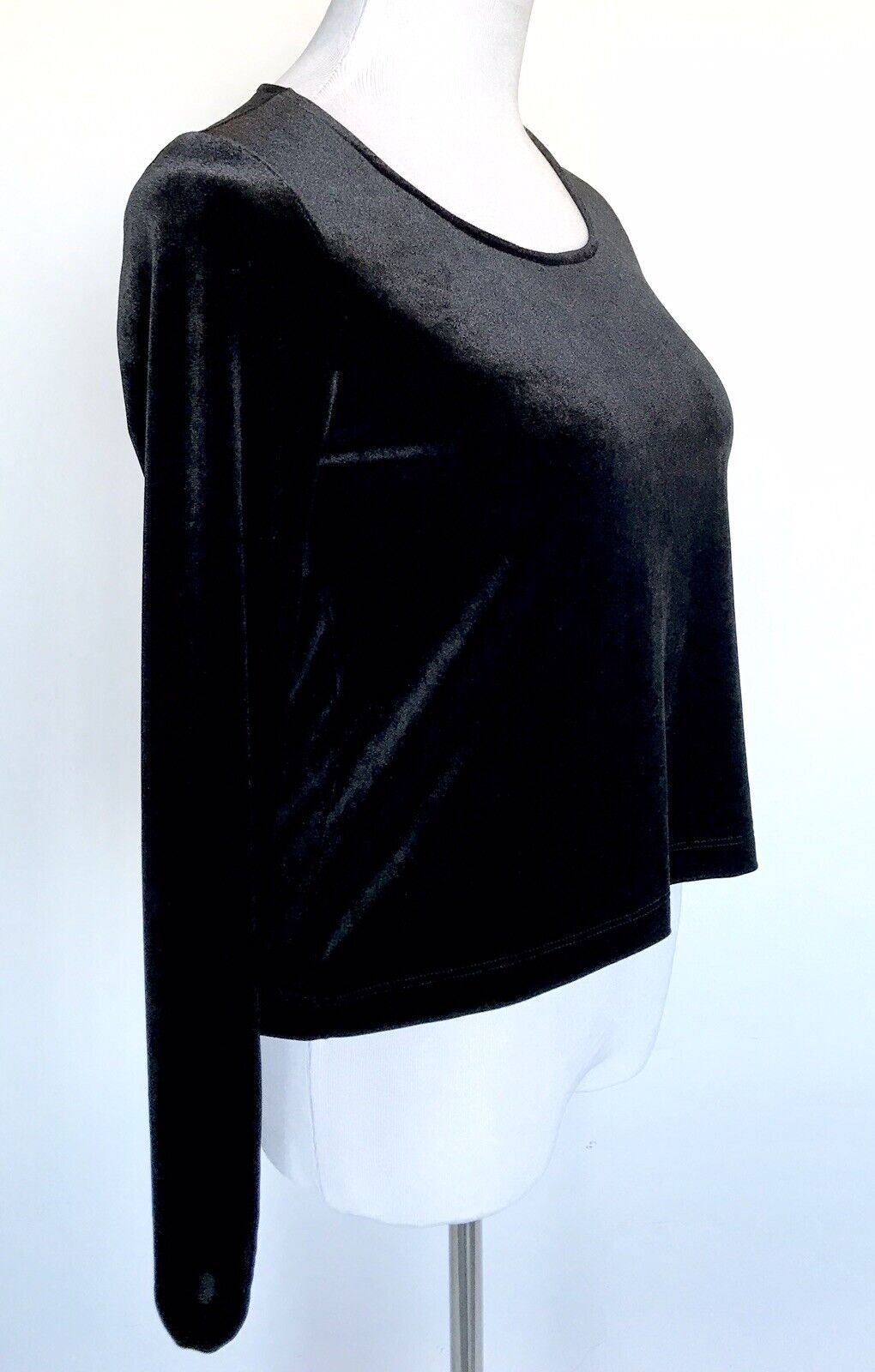 Harlowe & Graham NWT Black Size Small S Velour Stretch Top. Retail $48 Price $29