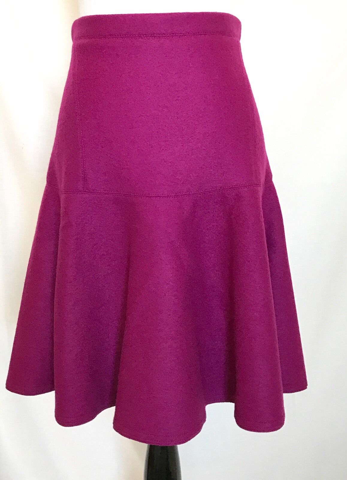 Carolina Herrera  Wool Purple Skirt NWT Retail $445 Price $170 Size 4