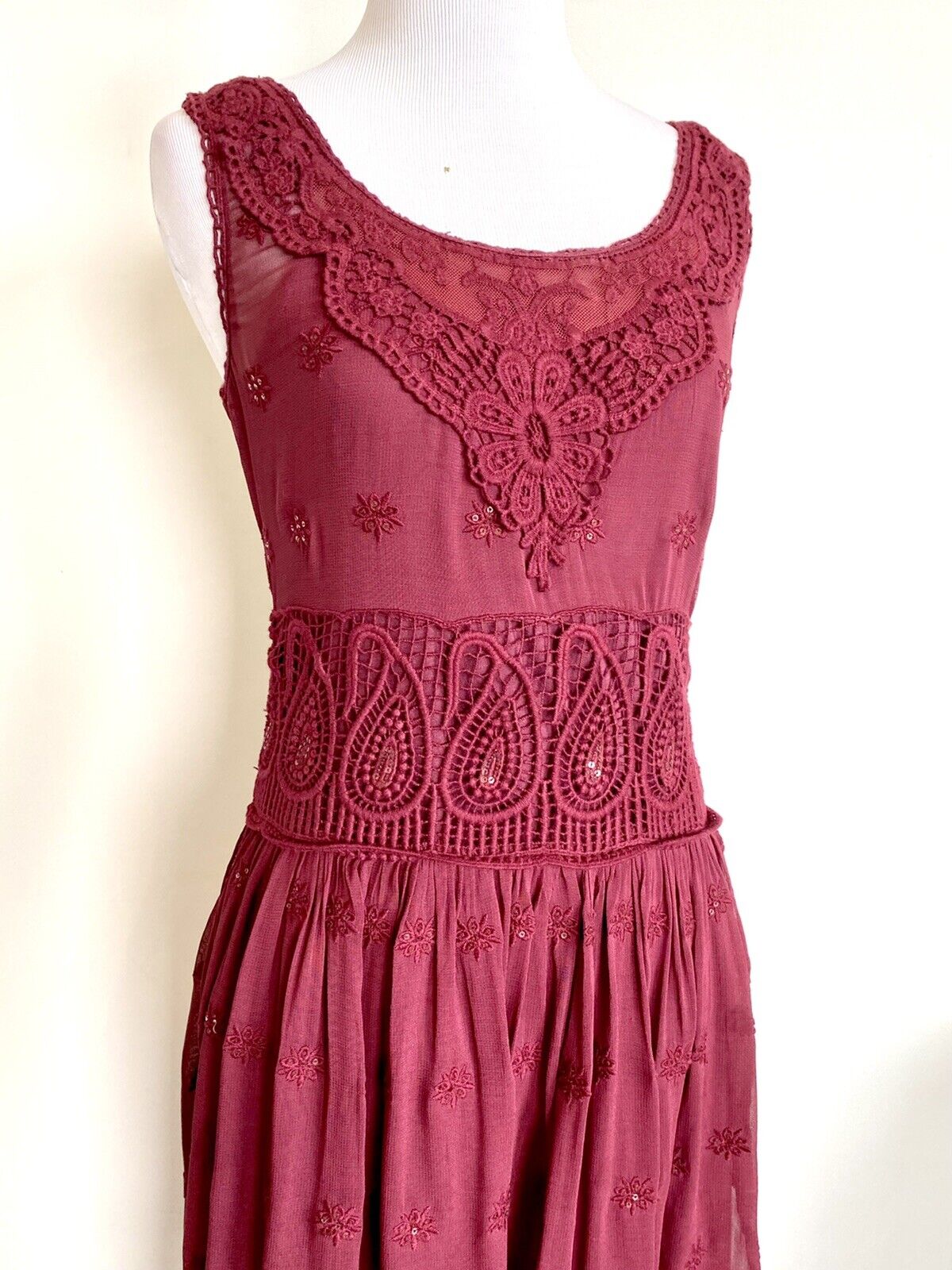 Sundance Love Forever Crochet Lace Dress Retail $178 Price $59 Size 2