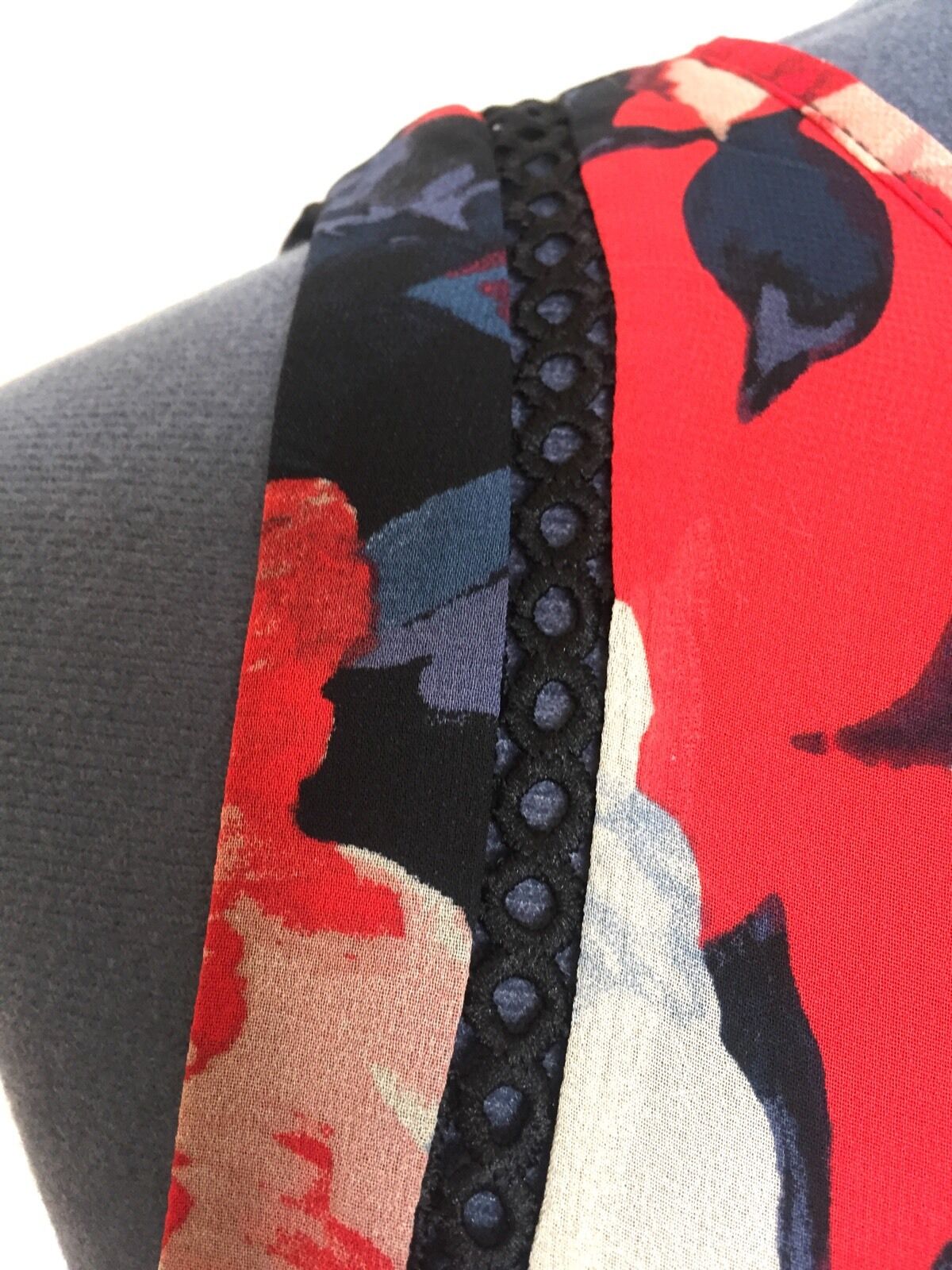 Taylor Red Floral Formal Dress. NWT Size 10 Retail $138 Price $58