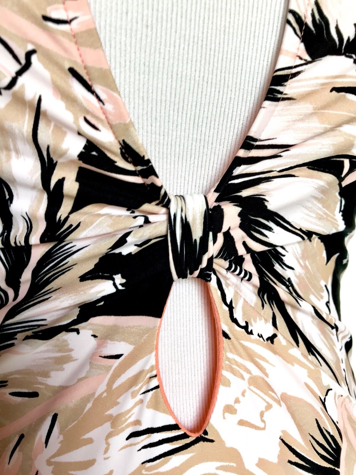 Seafolly Hothouse Floral Deep V Swimsuit NWT Retails $182 Price $68 Size 4