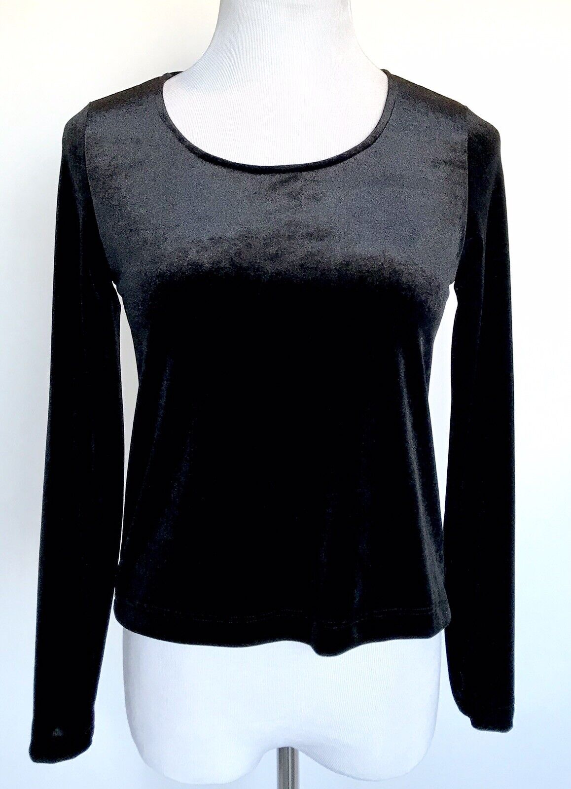 Harlowe & Graham NWT Black Size Small S Velour Stretch Top. Retail $48 Price $29
