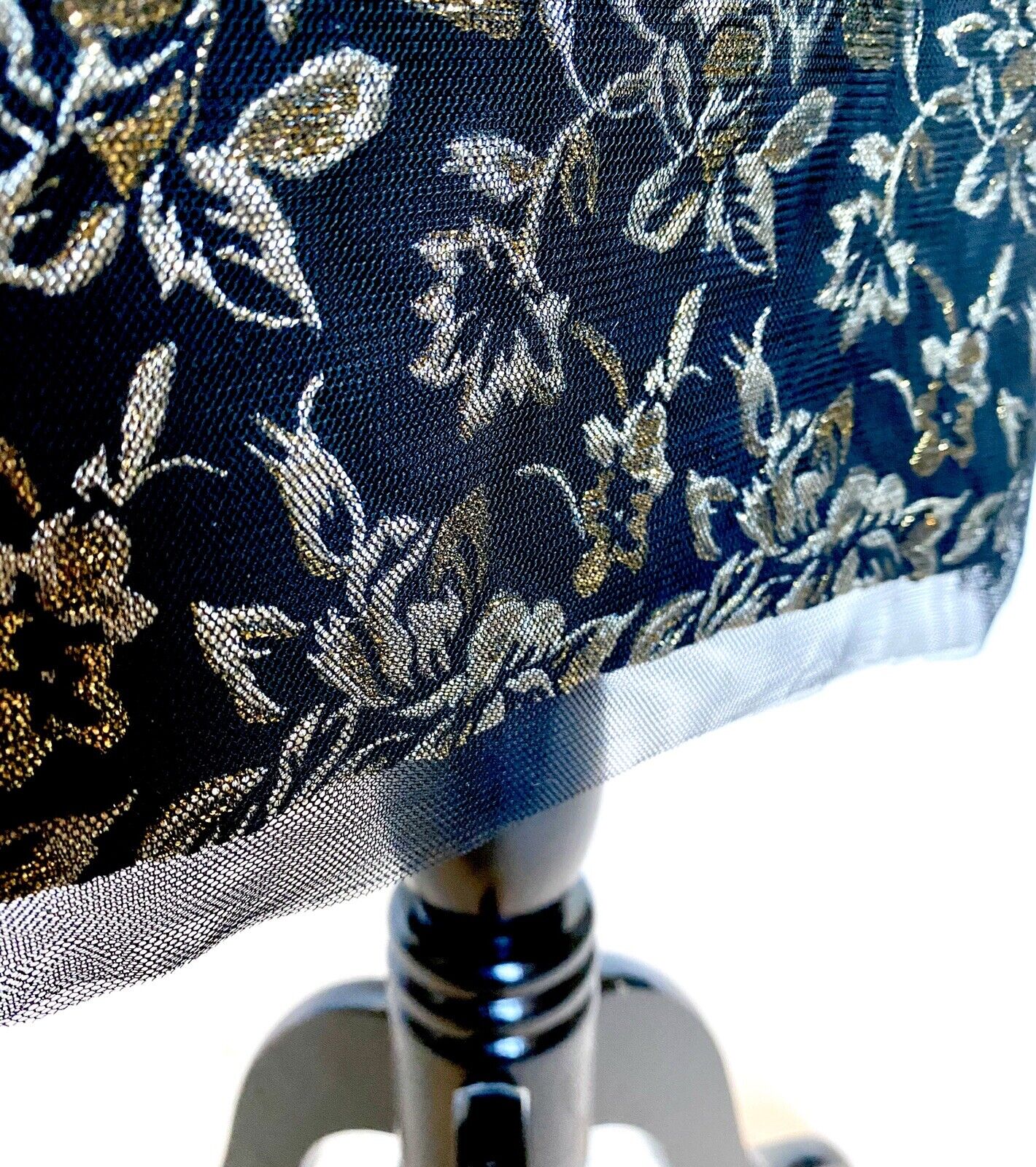 Vera Wang Black & Gold Metallic Party Cocktail Dress 2 Retail $299 Price $98 NWT