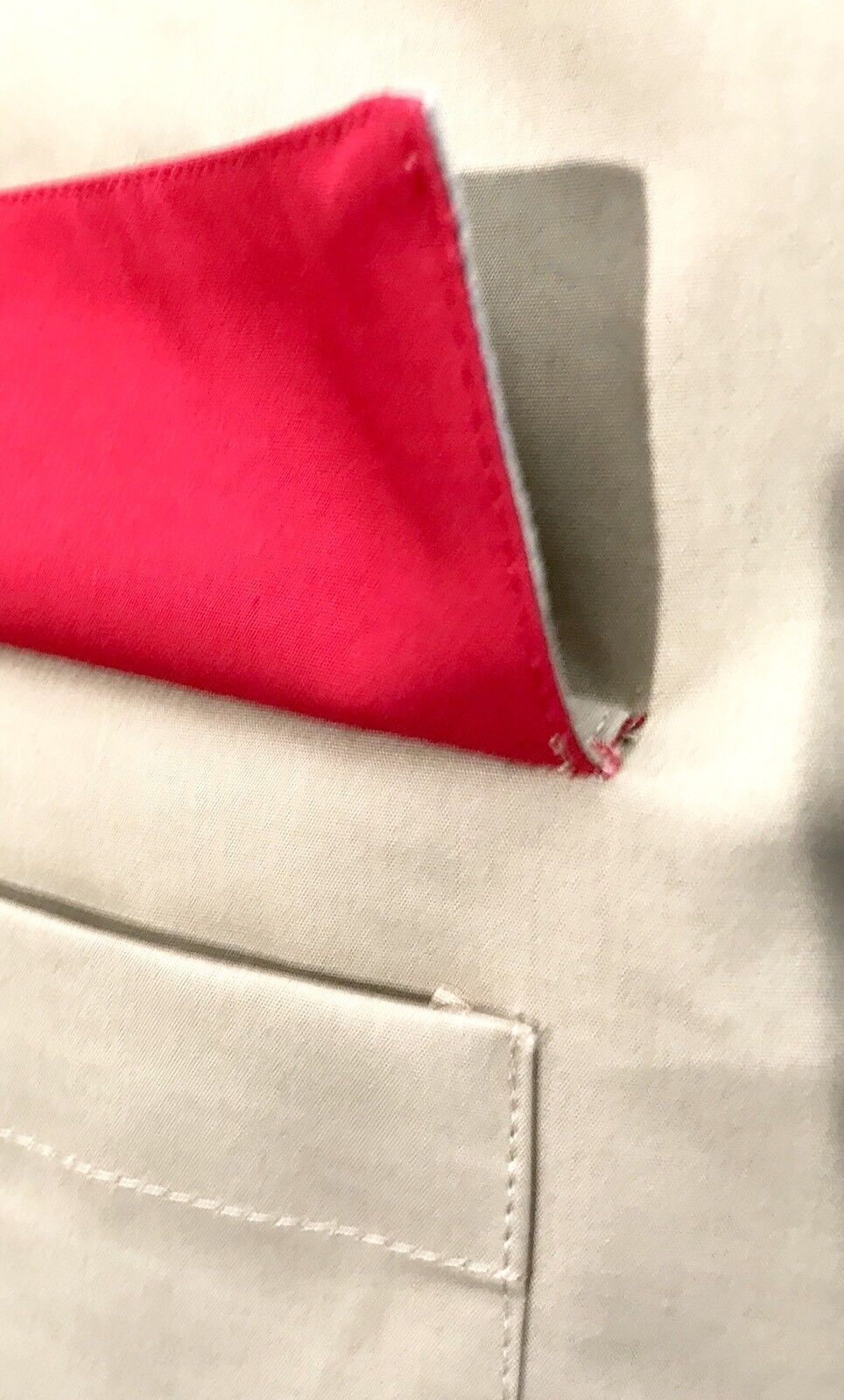 Carolina Herrera Khaki Tan Raincoat . Retails $760 Price $360 NWT Size L