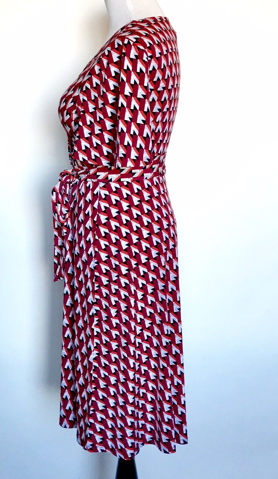 Donna Morgan Wrap Stretch Dress. Cranberry NWT Size 4  Retails $98 Price $54