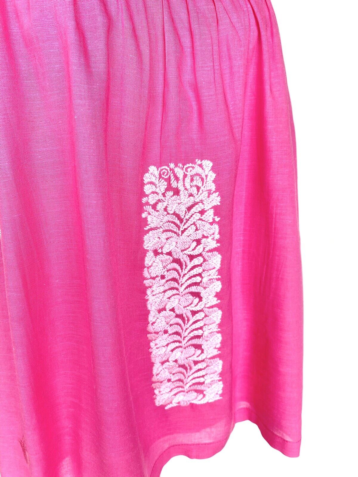 J Marie embroidered Devyn Linen top M Retail $102 Price $56 Pink White