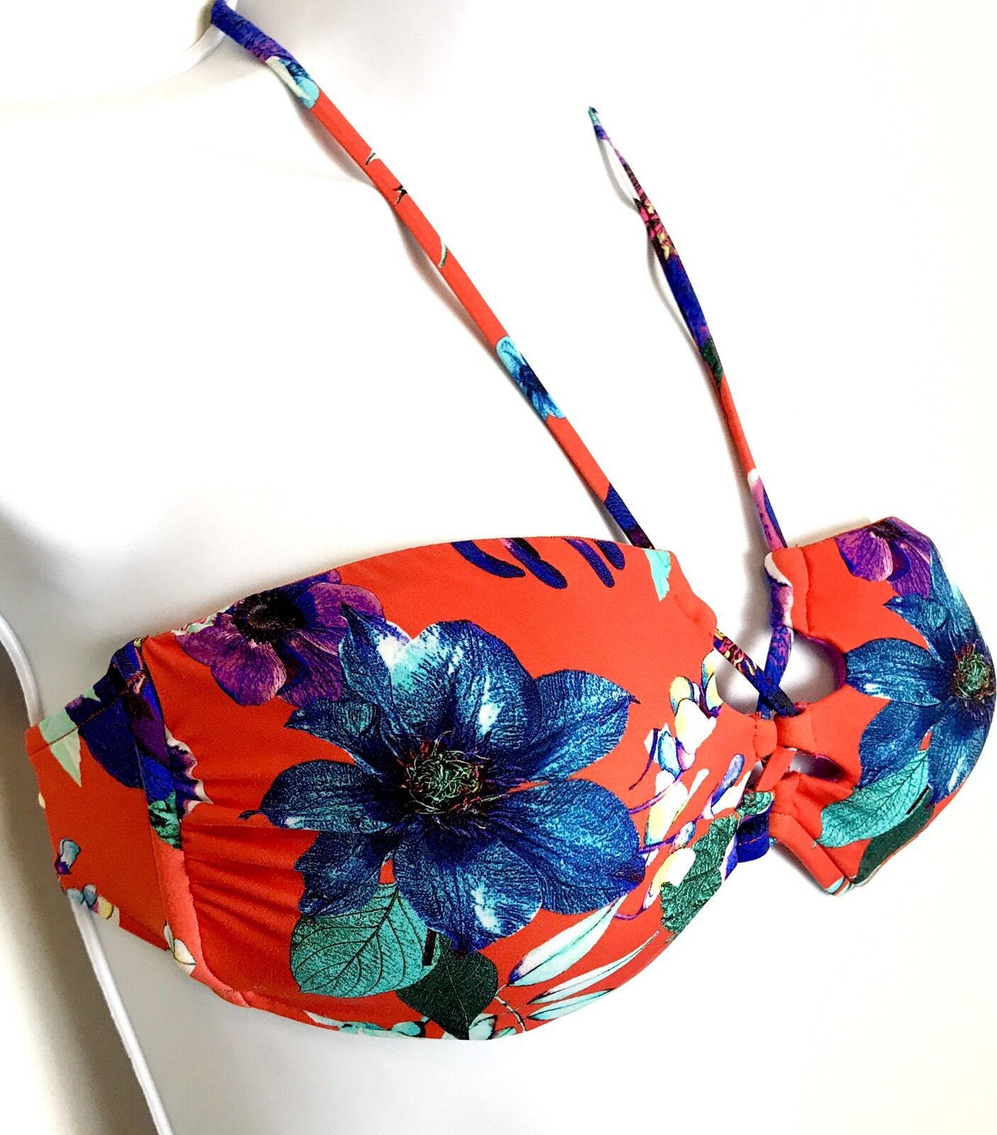 Seafolly Halter Or Center Strap Bikini. NWT Retails $169 Price $84 Size 4
