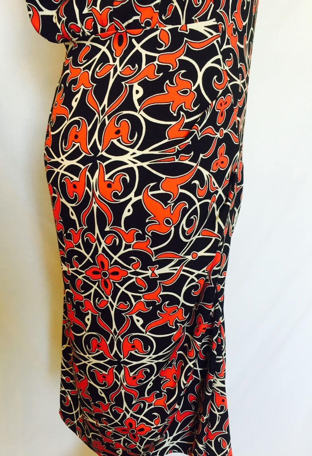 Nicole Miller Artelier  Black And Red Dress. NWT Retails $355 Price $130 Size 2