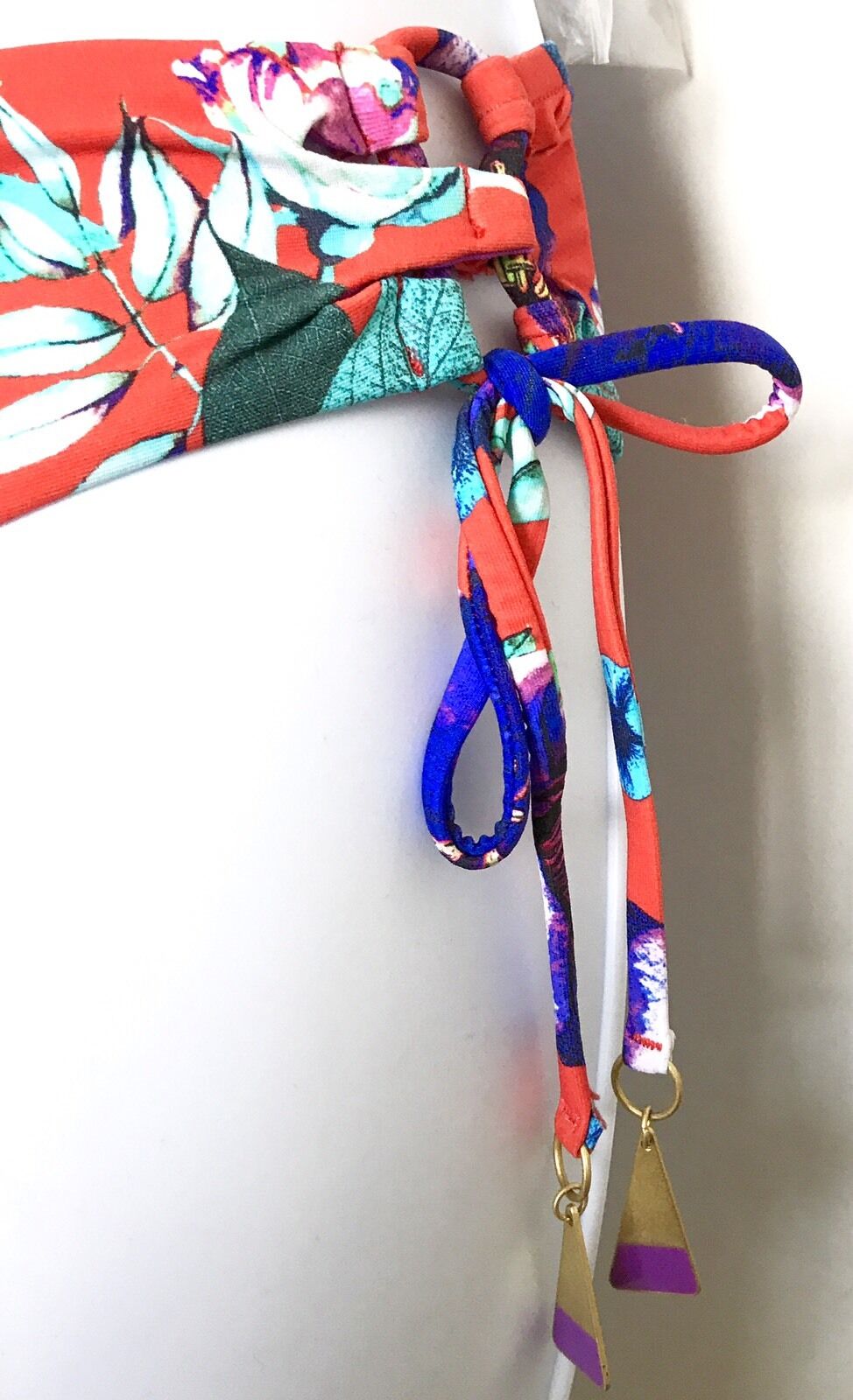 Seafolly Halter Or Center Strap Bikini. NWT Retails $169 Price $84 Size 4