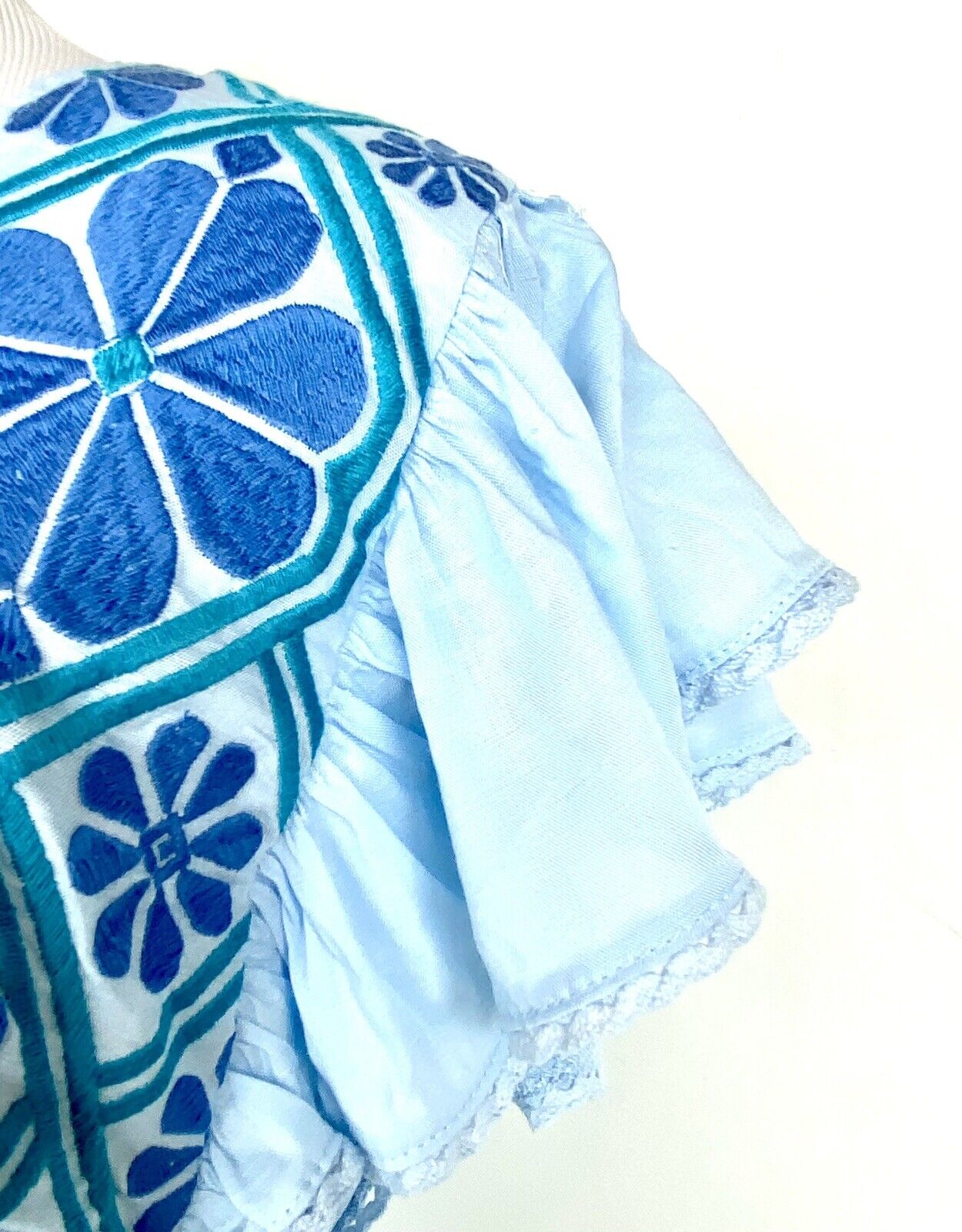 J Marie Embroidered River Flutter Sleeve Blue Top size XS Retail $106 Price $59