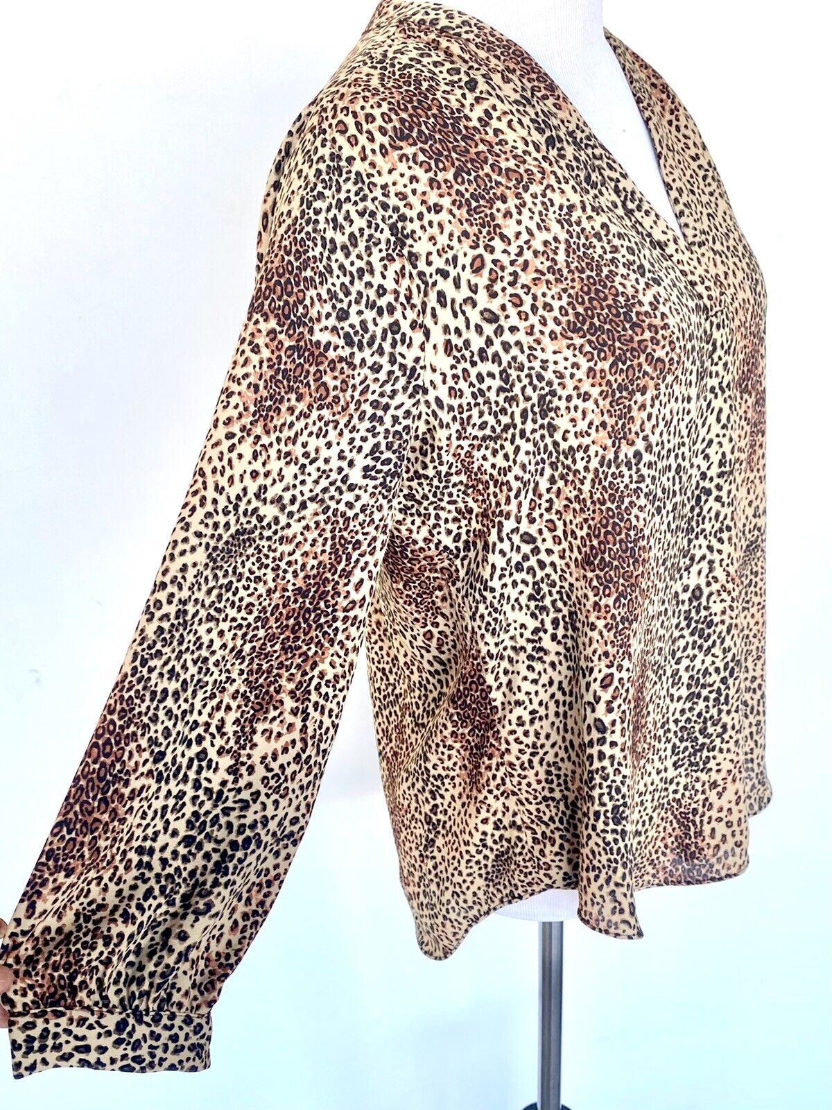 Vince Camuto Animal Print LS Blouse Size XS Retail $99 Price $49