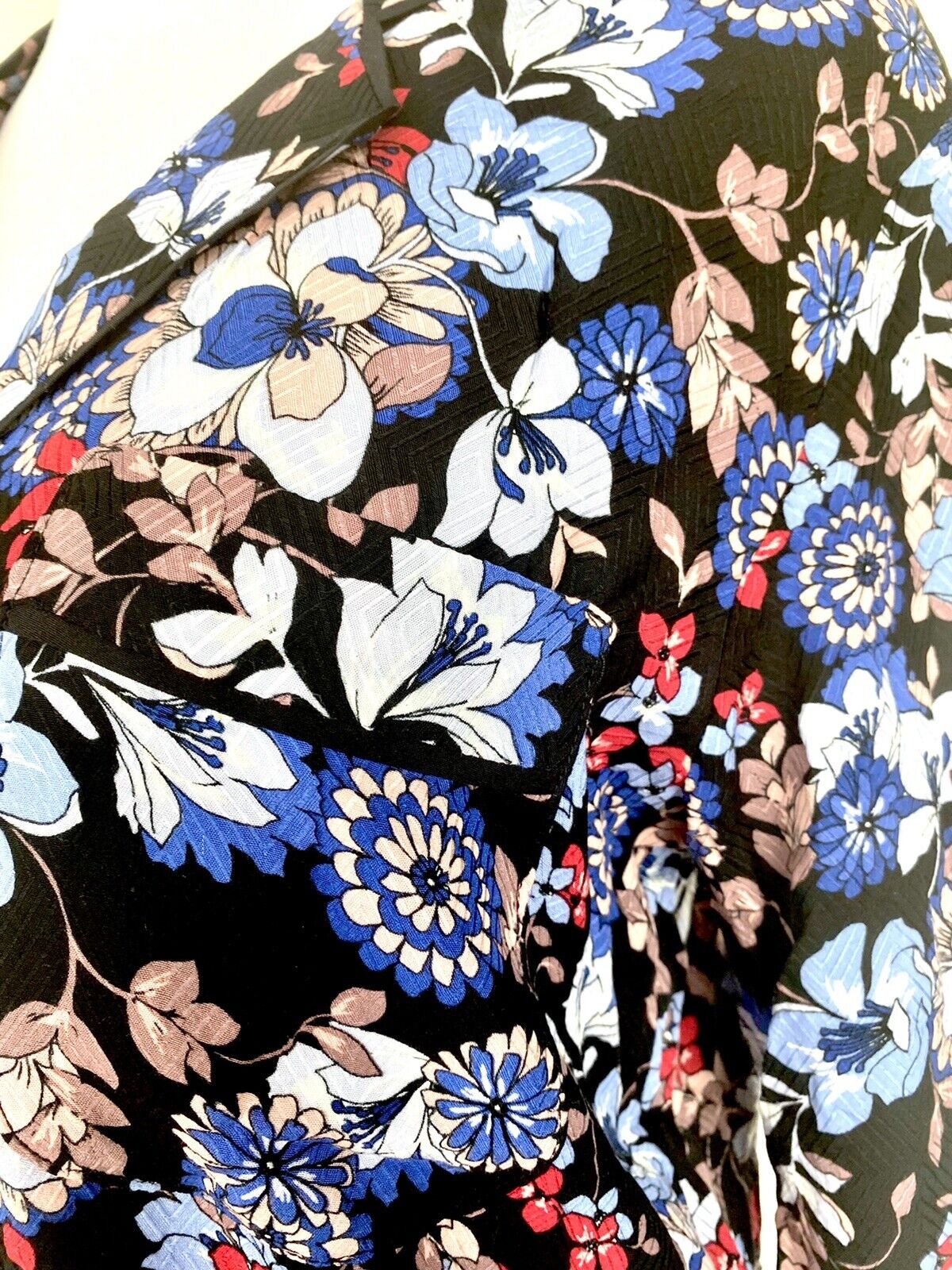 Beltaine Floral Black Piped Edge Blouse Retail $148 Price $38 S NWT