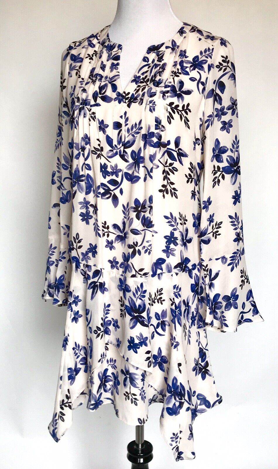 Parker Floral Flare Bell Sleeve Dress. NWT Size S. Retails $398 Price $139