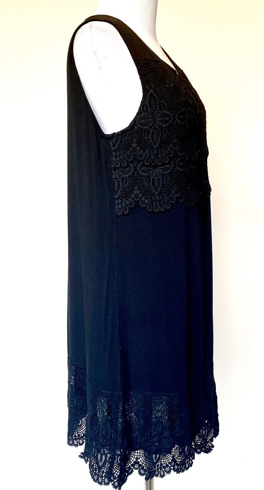 Sanctuary Black Crochet Lace Dress NWT Retail $139 Price $34 XS Anthropologie